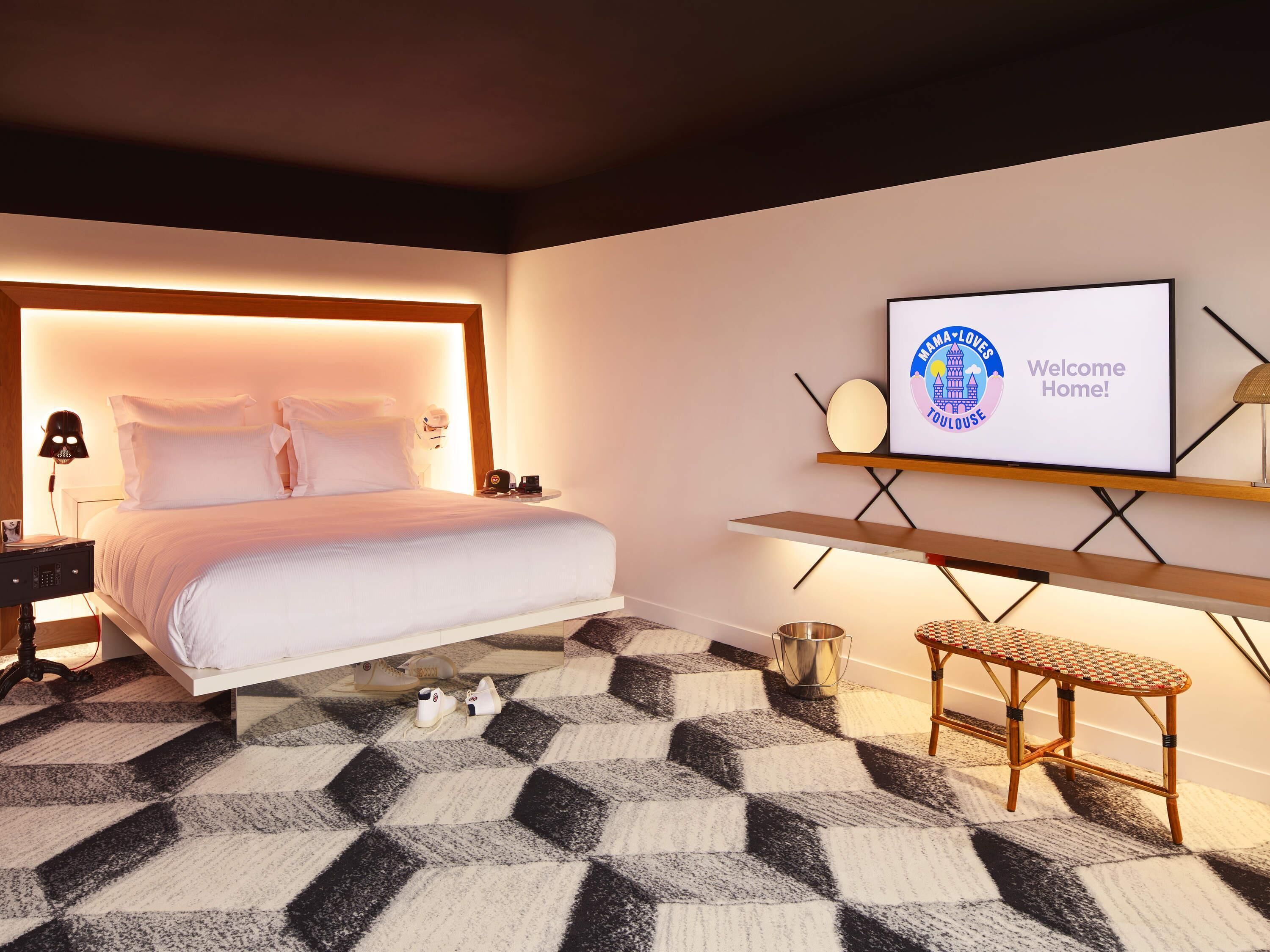 XXL MAMA | Premium bedding, pillowtop beds, in-room safe, desk