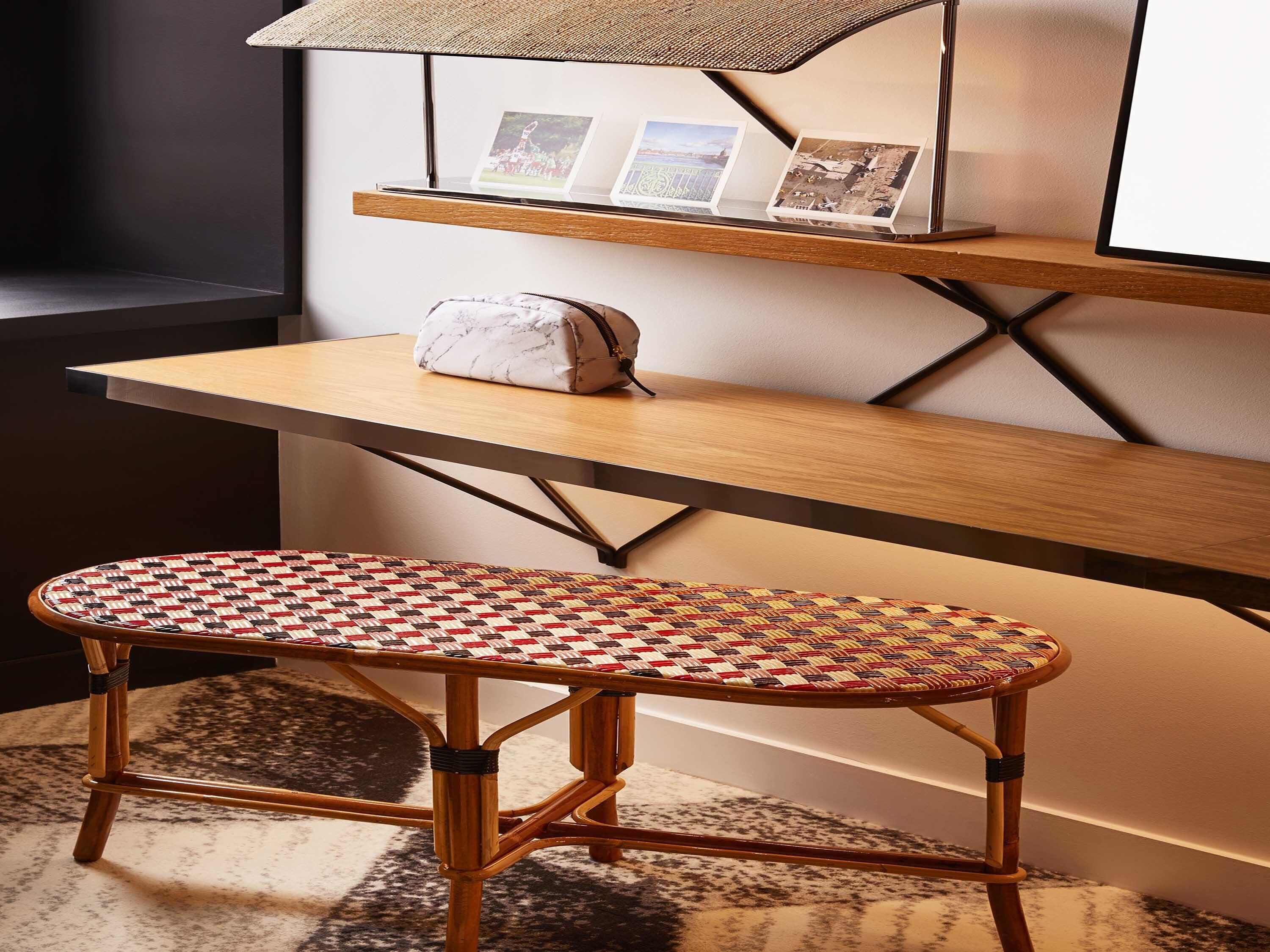 双人房, 1 张大床 (Large Mama) | 客房内保险箱、办公桌、隔音、熨斗/熨板