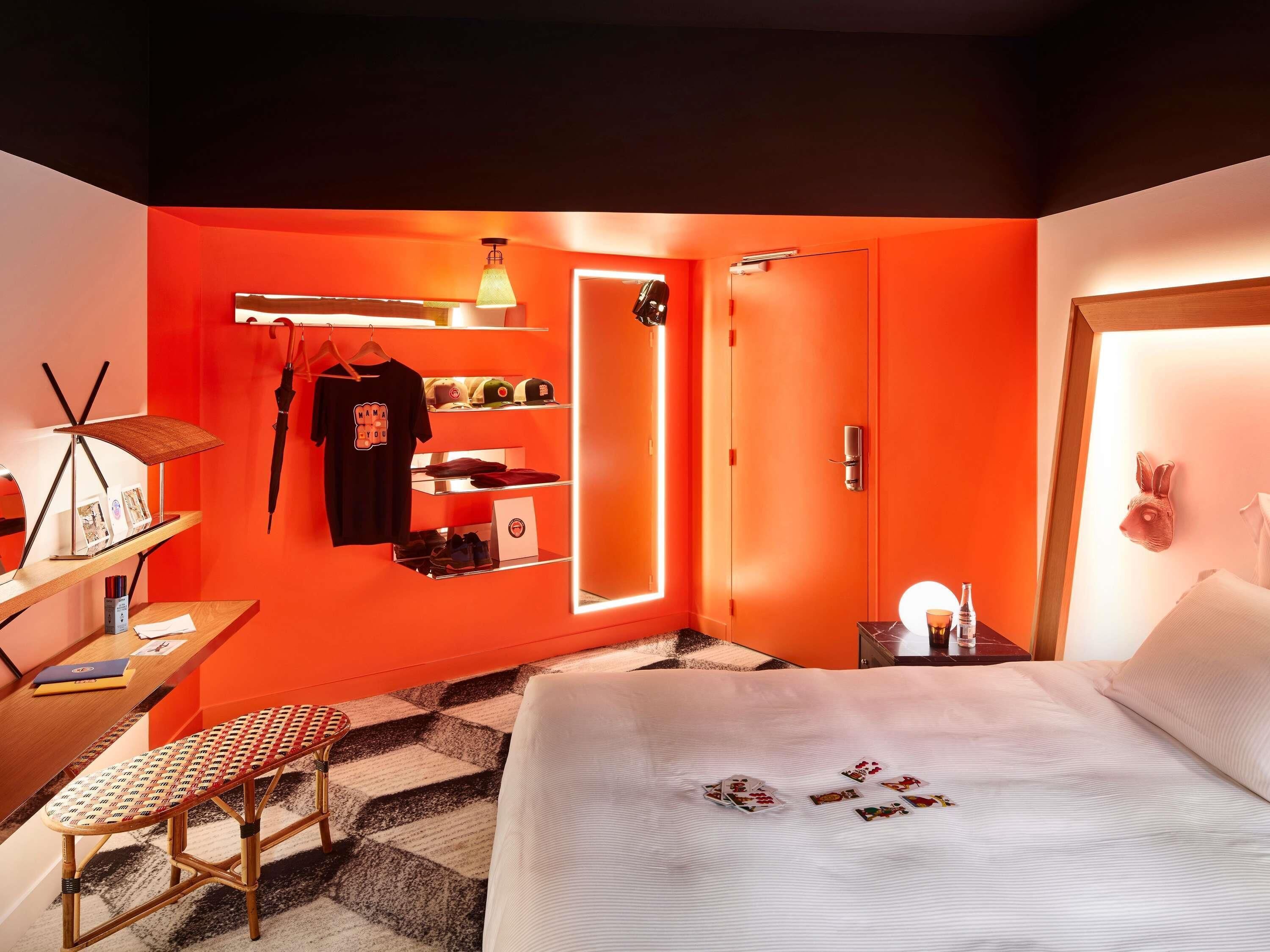 Ylelliset vuodevaatteet, pillowtop-patjalliset sängyt