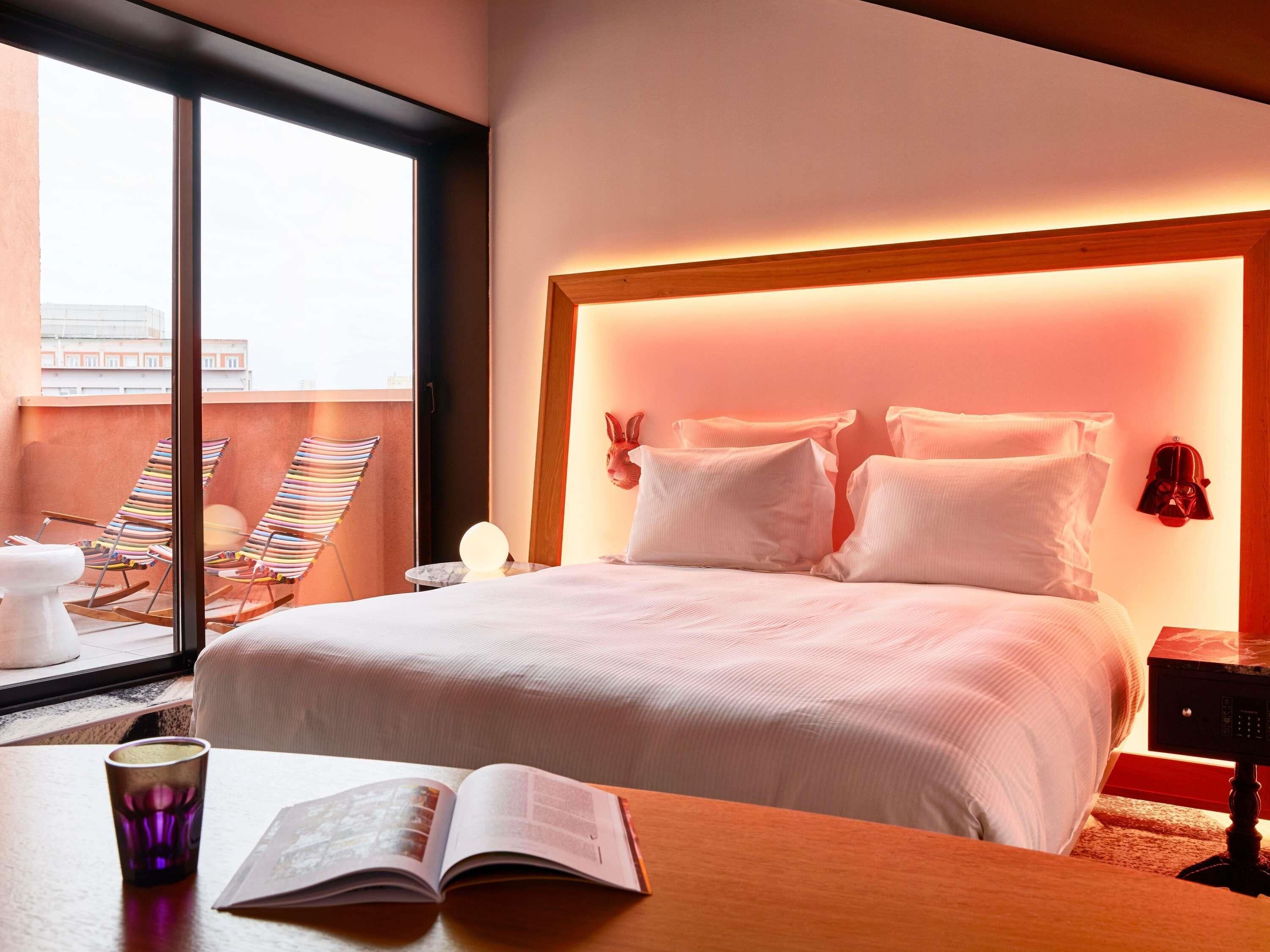 Huone, terassi (XXL Mama) | Ylelliset vuodevaatteet, pillowtop-patjalliset sängyt