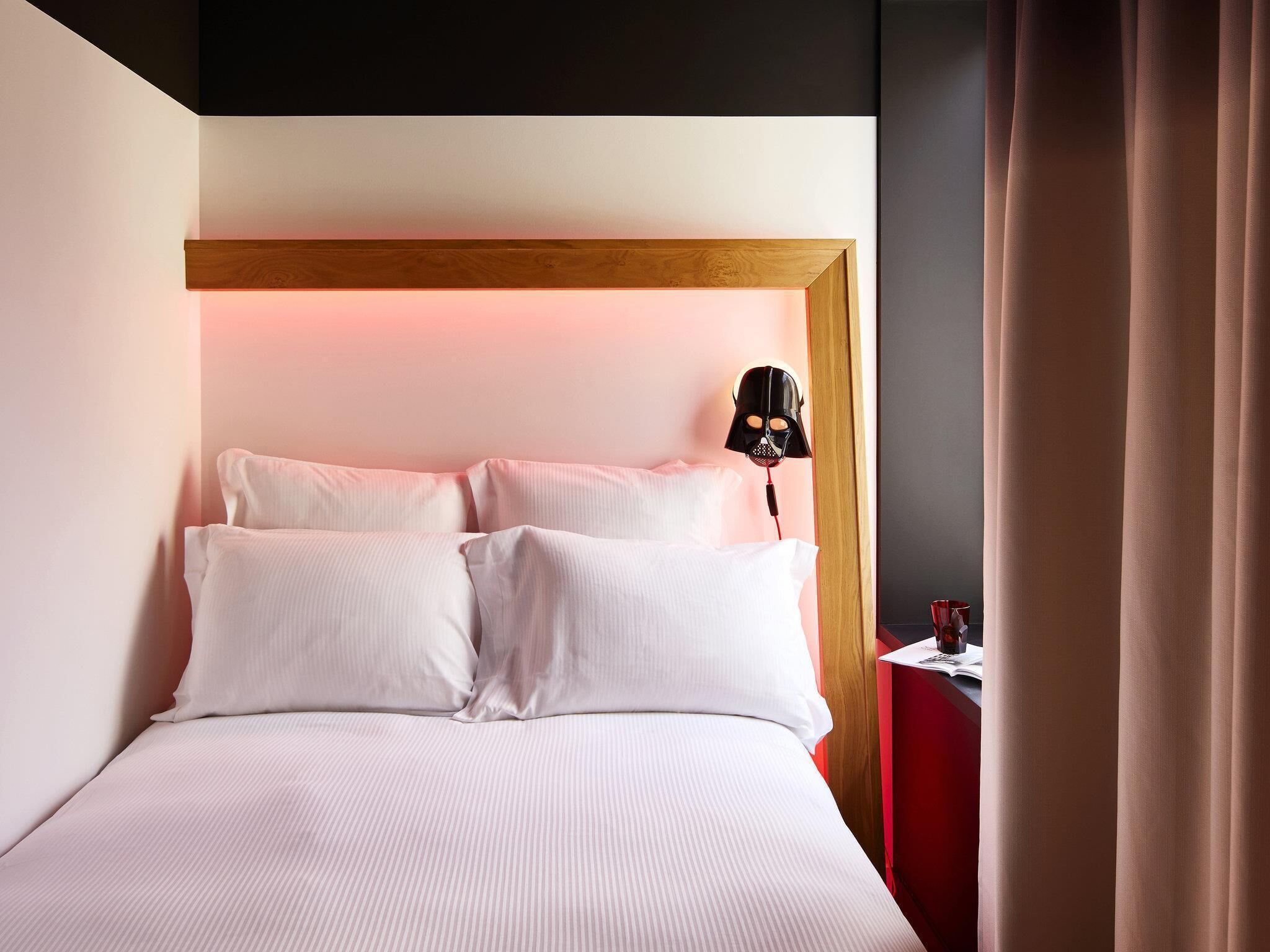 SMALL MAMA DOUBLE | Premium bedding, pillowtop beds, in-room safe, desk