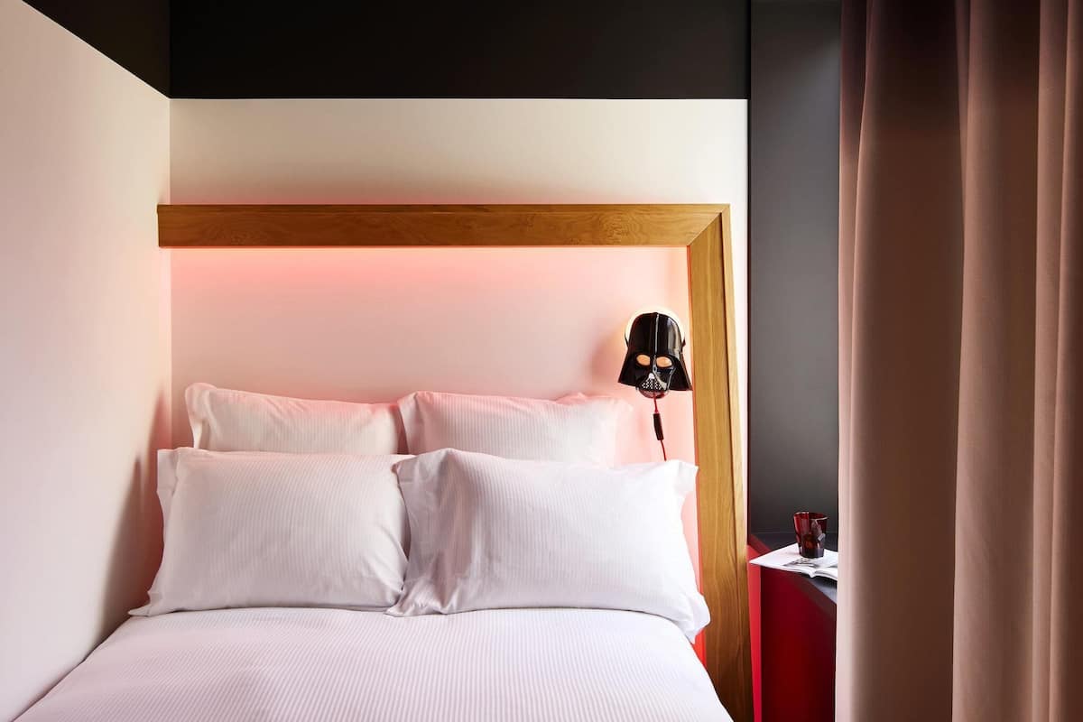 SMALL MAMA DOUBLE | Premium bedding, pillowtop beds, in-room safe, desk