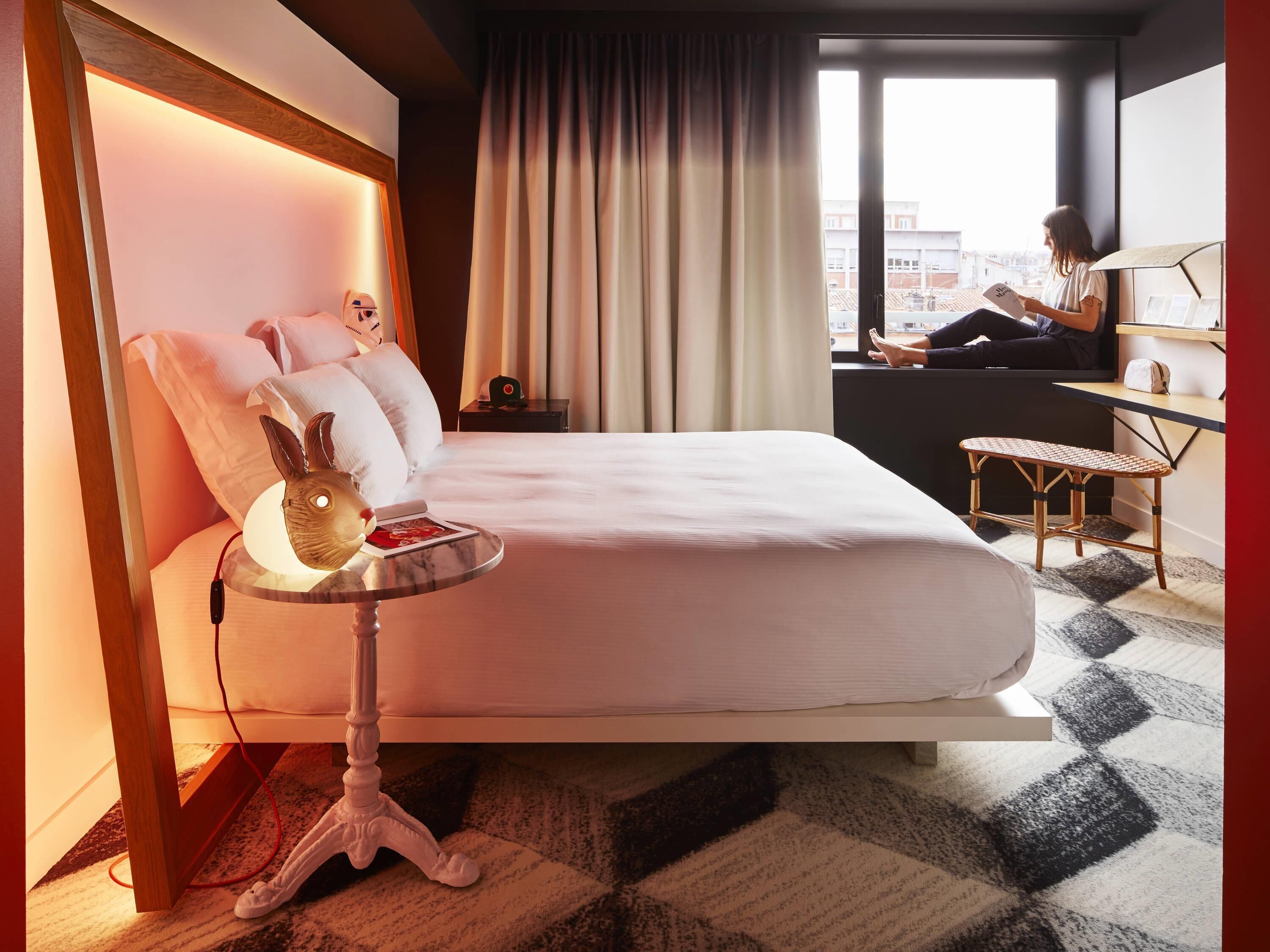 Chambre Double, 1 grand lit (Large Mama) | Coffres-forts dans les chambres, bureau, chambres insonorisées