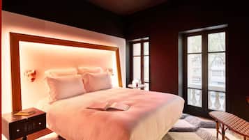 Premium bedding, pillowtop beds, in-room safe, desk