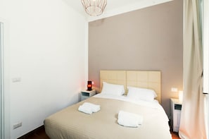 2 bedrooms, iron/ironing board, free WiFi, bed sheets - Vatican Apartment One (Rome)