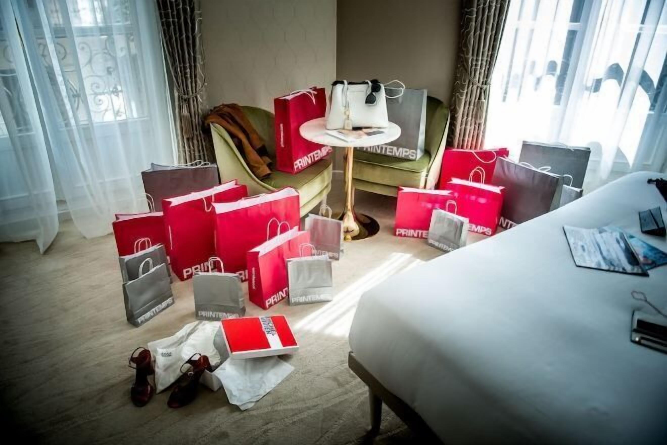 Free minibar, in-room safe, blackout drapes, soundproofing