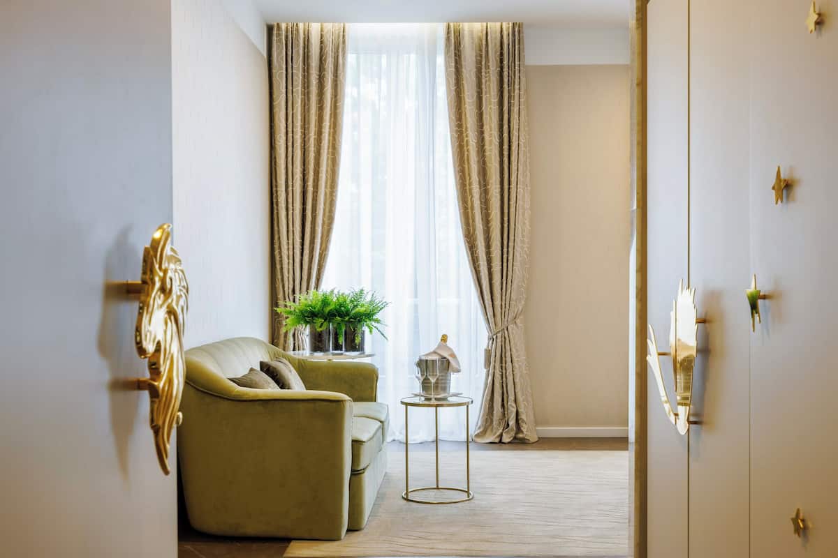 Junior Suite- River | 1 bedroom, free minibar, in-room safe, blackout drapes