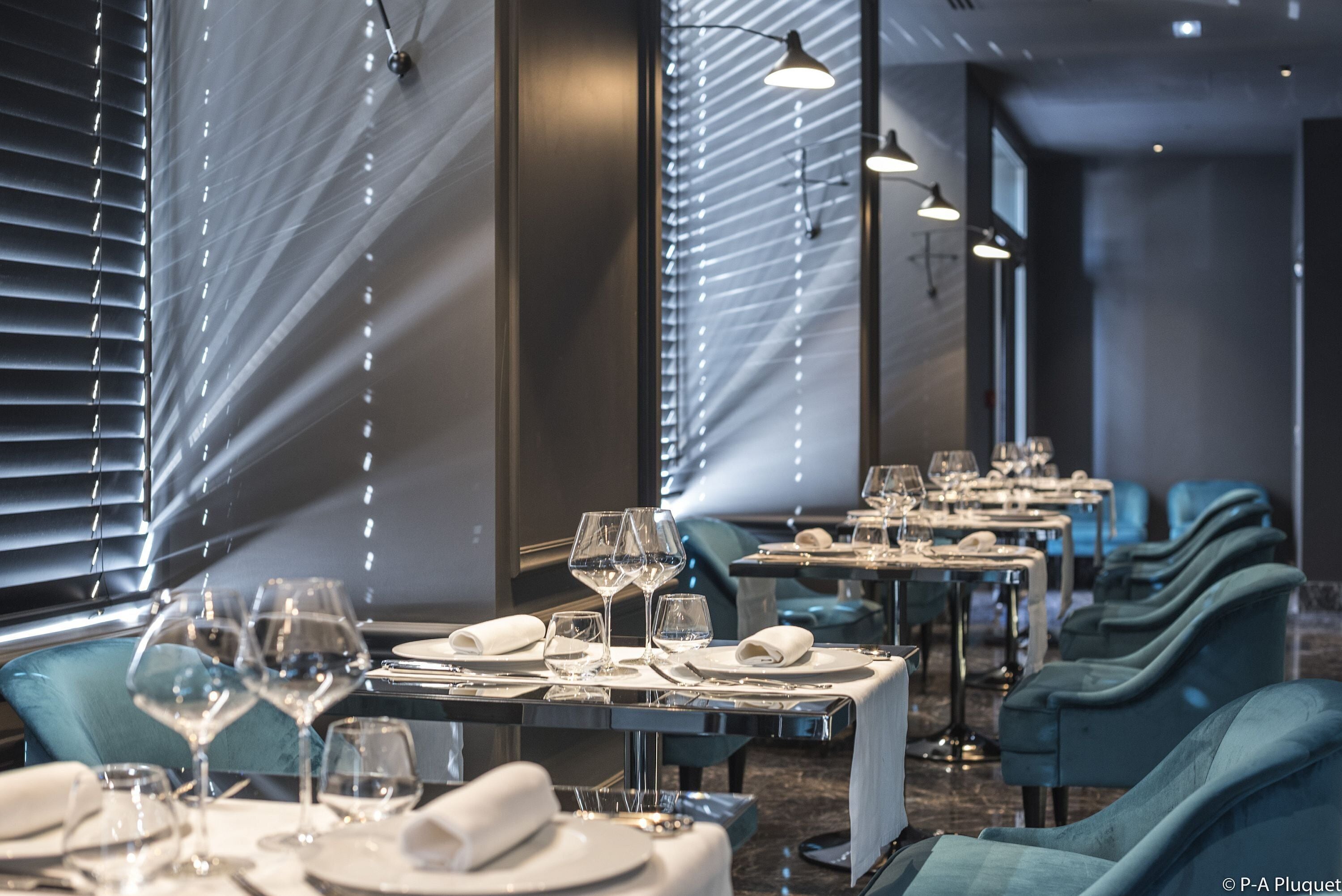 lunch and dinner served, italian cuisine