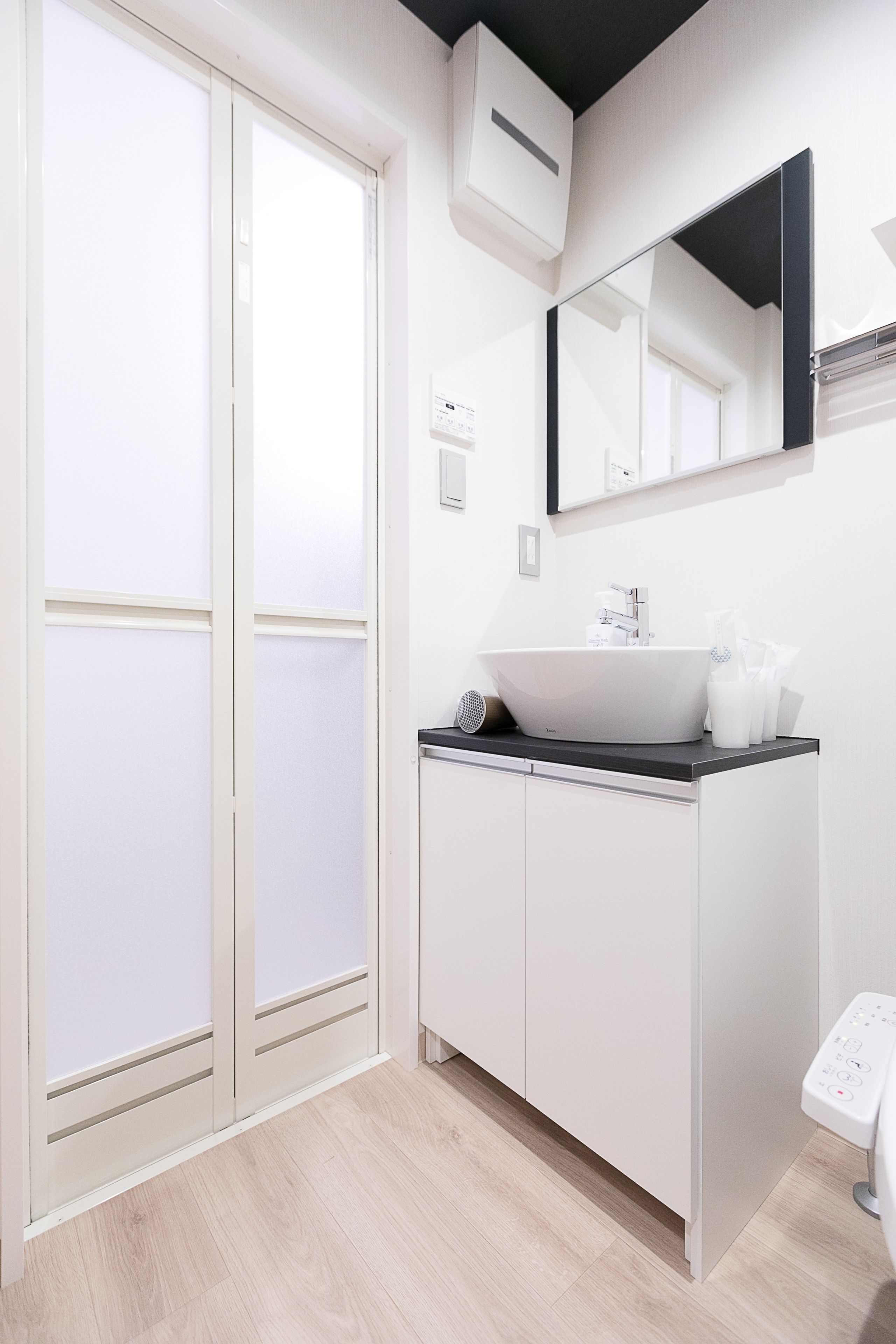 Departamento, 1 habitación | Baño | Tina con regadera, amenidades de baño gratuitas, secadora de cabello 
