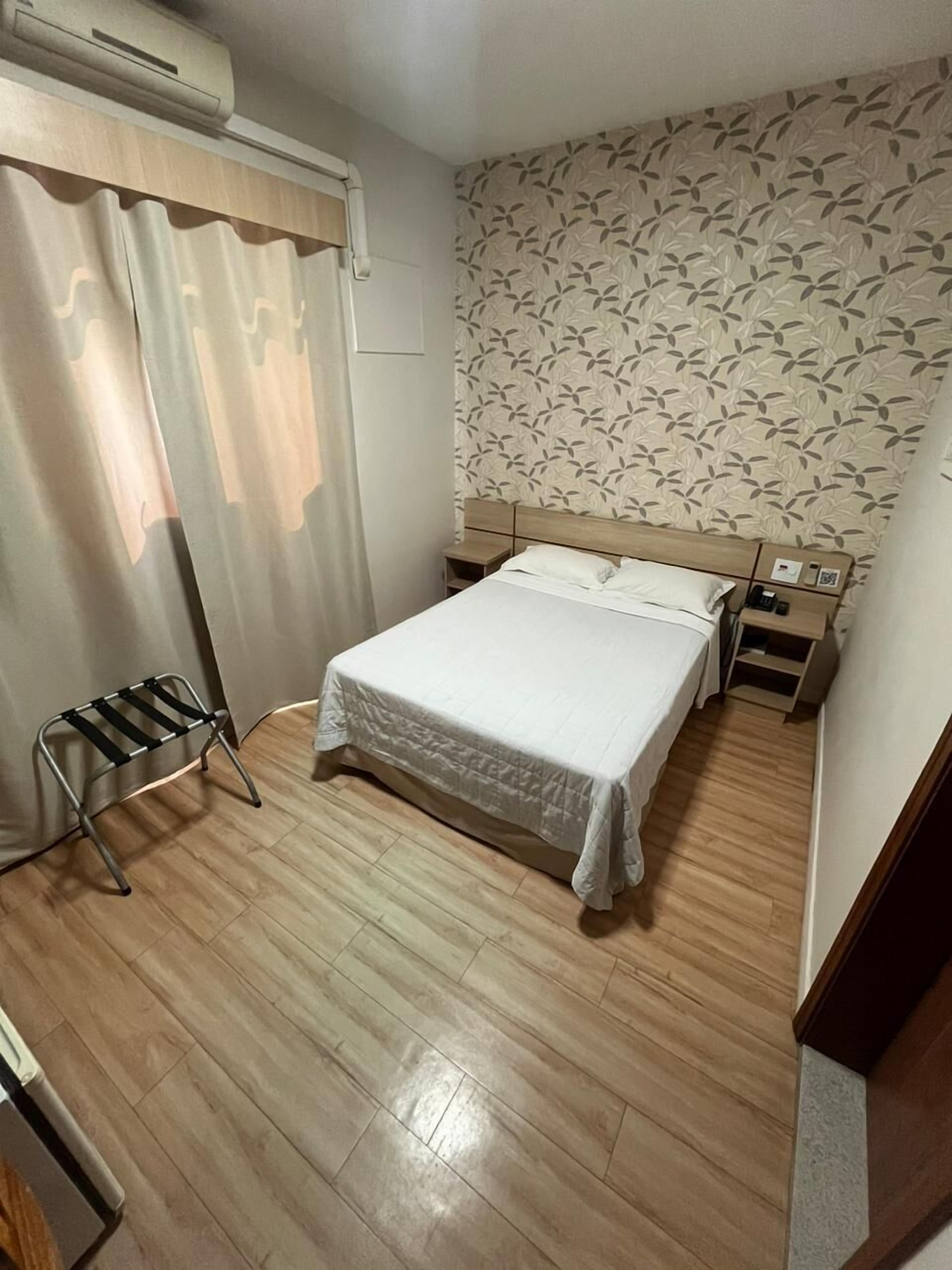 standard double room | 1 bedroom, minibar, in-room safe, desk
