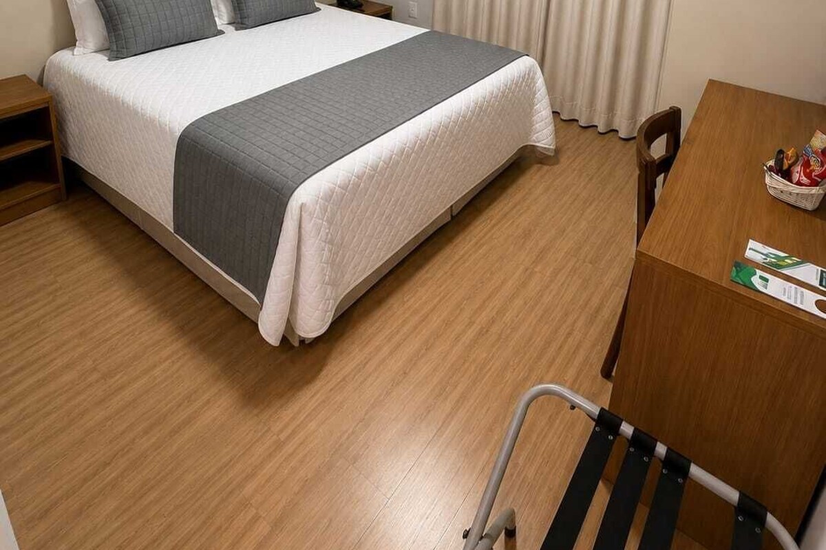 Superior Room, 1 King Bed | Minibar, in-room safe, desk, blackout drapes