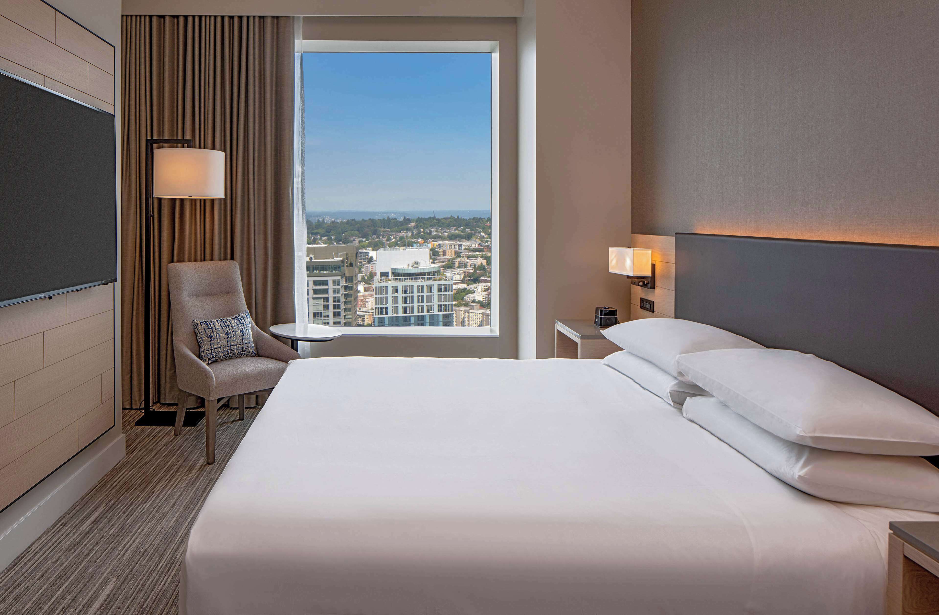 suite (regency) | premium bedding, in-room safe, desk, blackout curtains