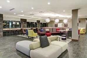 Lobby - Home2 Suites by Hilton Edmonton South (Edmonton)