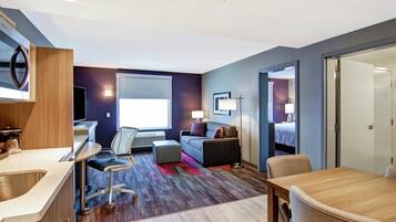 Suite, 1 Bedroom, Non Smoking | Desk, blackout drapes, iron/ironing board, cribs/infant beds