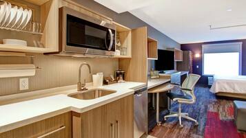Studio Suite, 1 King Bed, Non Smoking | Desk, blackout drapes, iron/ironing board, cribs/infant beds