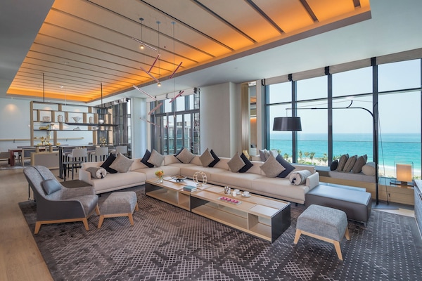 Royal Suite, 3 Bedrooms, Oceanfront with Complimentary Rainforest Experience once per stay | Premium bedding, pillow-top beds, in-room safe, desk