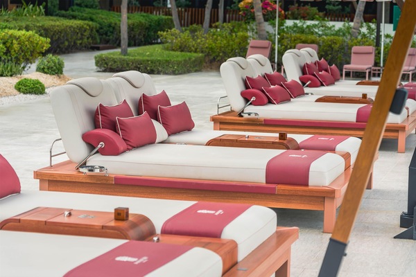 2 outdoor pools, open 7:00 AM to 7:00 PM, free pool cabanas
