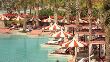 2 utendørsbassenger, bassengtelt (inkludert) og bassengparasoller