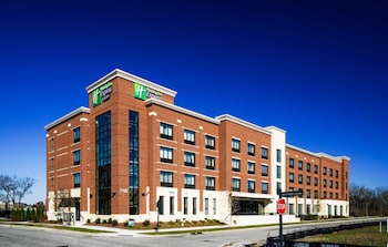 Holiday Inn Express & Suites Franklin - Berry Farms by IHG