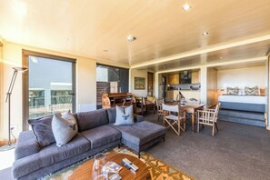 Interior detail - Glencoe 40 (Cape Town)