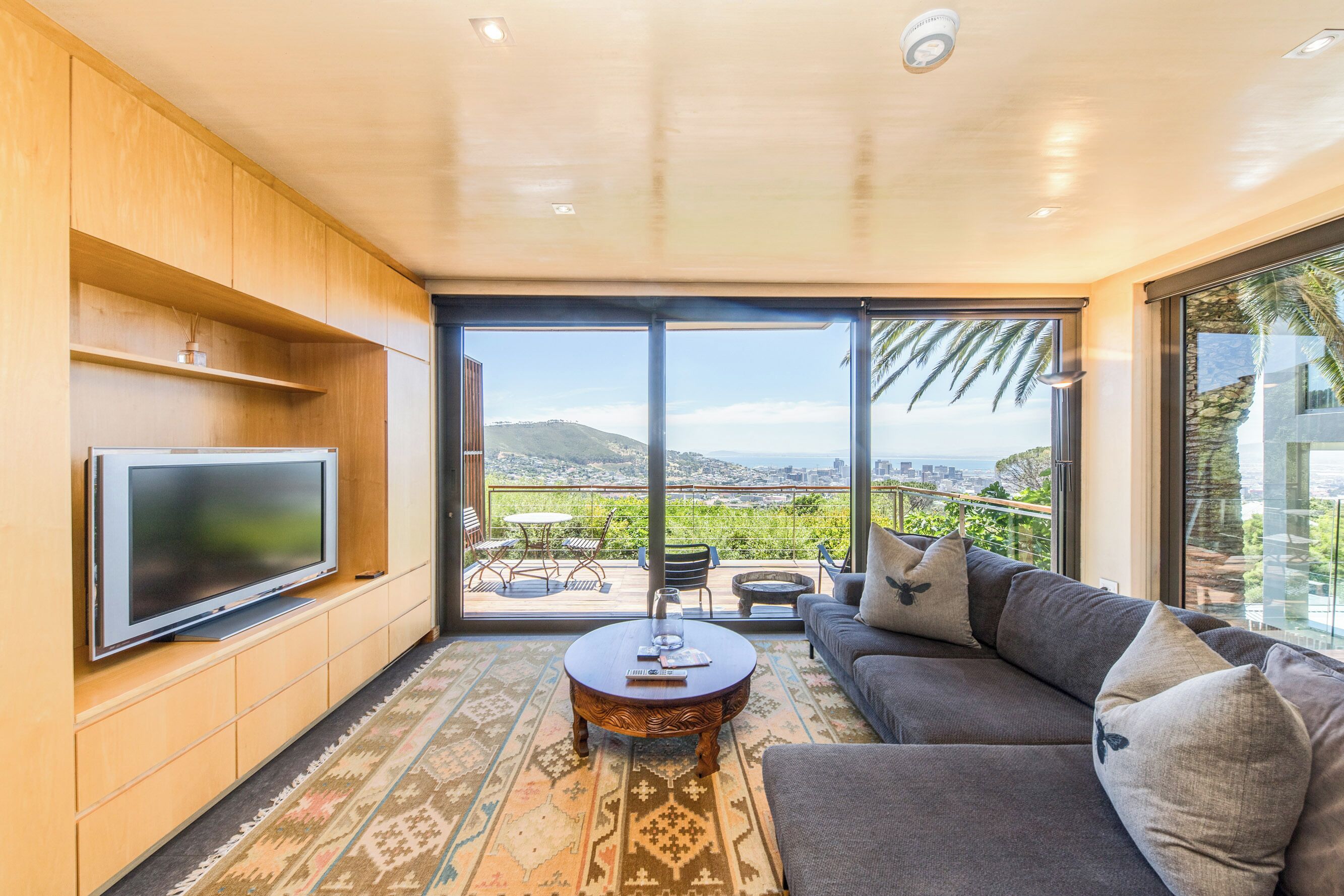 舒适公寓, 1 张大床, 无烟房 | 起居区 | 平板电视