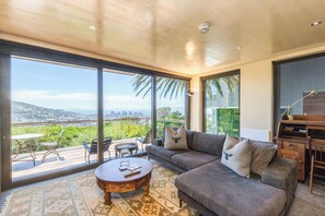 Comfort Apartment, 1 Queen Bed, Non Smoking | Living area | Flat-screen TV - Glencoe 40 (Cape Town)