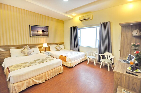 Minibar, desk, soundproofing, free WiFi - New Mexico Hotel (Nha Trang)