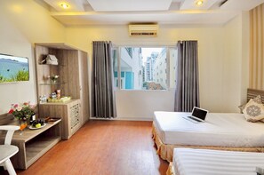 Minibar, desk, soundproofing, free WiFi - New Mexico Hotel (Nha Trang)
