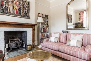 Appartamento (1 Bedroom) | Area soggiorno | TV