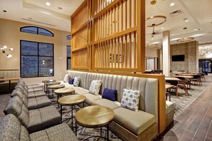Lobby - Homewood Suites by Hilton Greenville Downtown (Greenville)