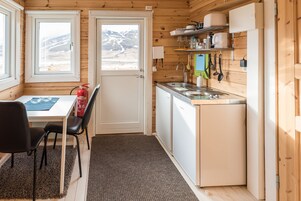 Double Room with Mountain View | 遮光窗帘、隔音、免费 WiFi、床单