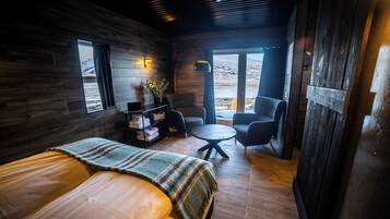 Habitación doble de lujo | Cortinas blackout, insonorización, wifi gratis y ropa de cama