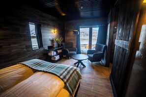 Blackout drapes, soundproofing, free WiFi, bed sheets