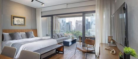 Bàn ủi/dụng cụ ủi quần áo