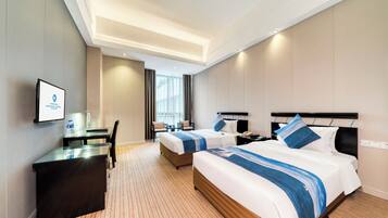 Superior-Zweibettzimmer | Schreibtisch, Verdunkelungsvorhänge, kostenloses WLAN, Bettwäsche