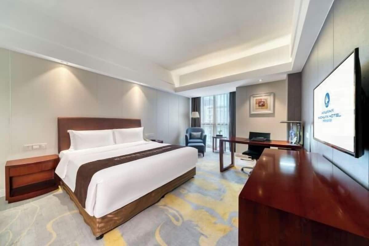 Desk, blackout curtains, free WiFi, bed sheets