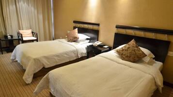 Standard Twin Room | Desk, blackout curtains, free WiFi, bed sheets
