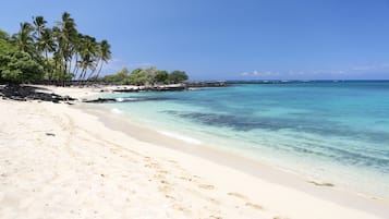 Vila, 2 kamar tidur | Pantai | Pantai di sekitar dan handuk pantai