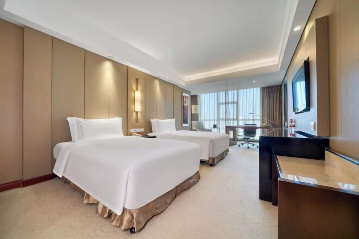 Minibar, in-room safe, desk, blackout curtains