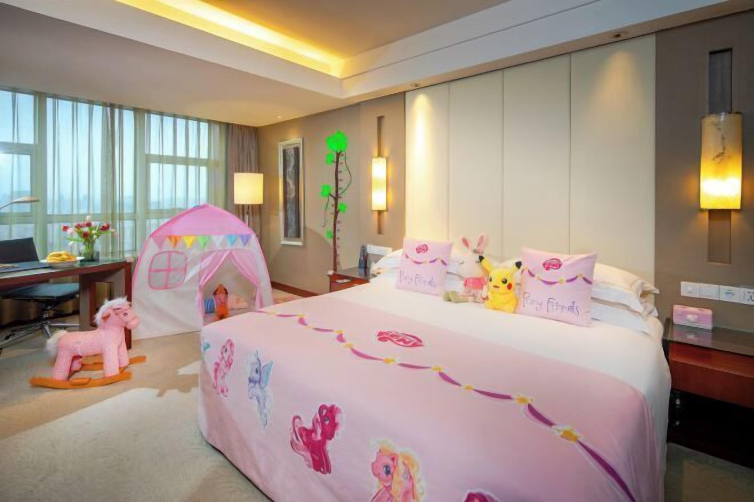 Minibar, in-room safe, desk, blackout curtains