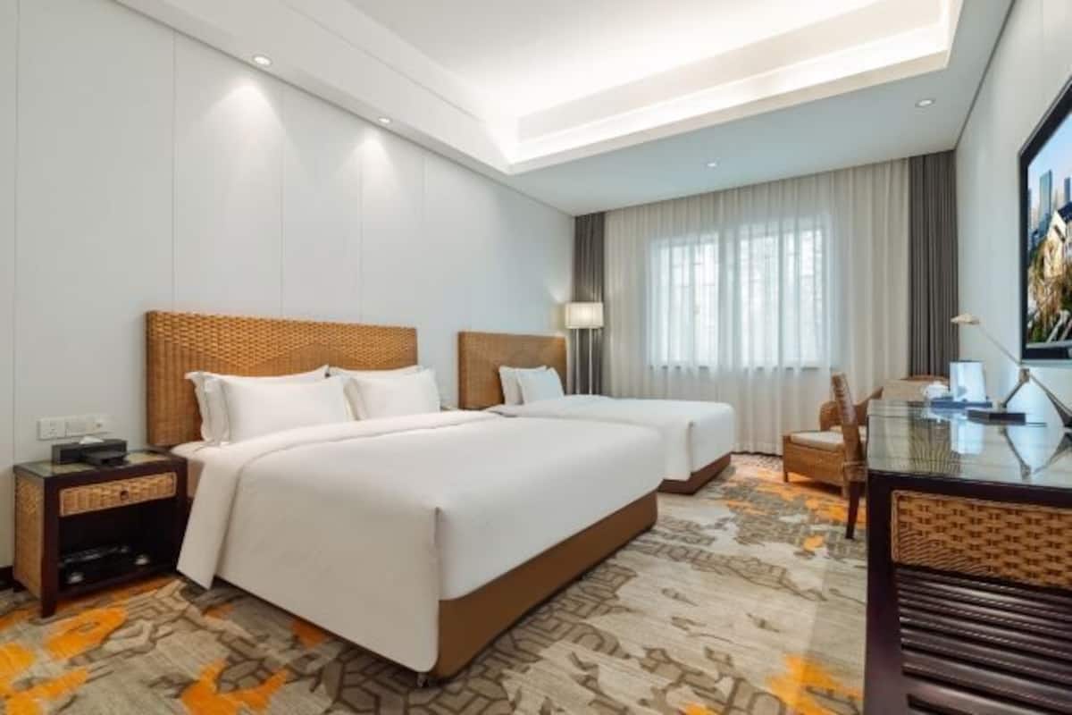 Minibar, desk, blackout curtains, soundproofing