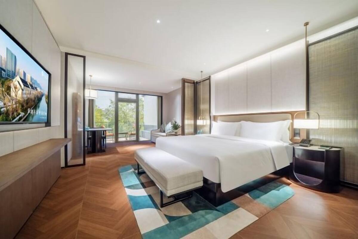 Minibar, desk, blackout curtains, soundproofing