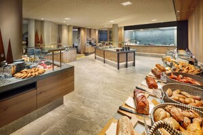 Desayuno bufé gratuito y diario