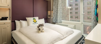 Staypineapple, An Artful Hotel, Midtown