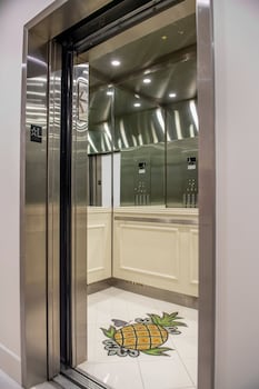 Hotel entrance and lobby at Staypineapple, An Artful Hotel, Midtown