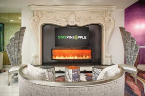 Fireplace - Staypineapple, An Artful Hotel, Midtown (New York)