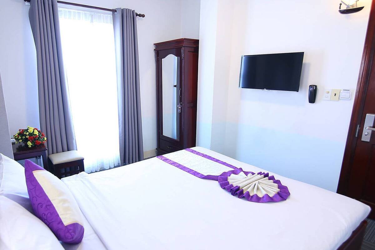Minibar, in-room safe, desk, blackout drapes