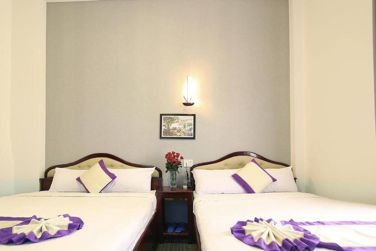 Superior Twin Room | Minibar, in-room safe, desk, blackout drapes