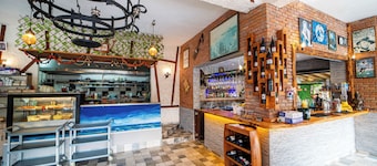 Suzanne Hotel & Restaurant