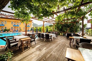 Breakfast, lunch and dinner served - Suzanne Hotel & Restaurant (Fethiye)